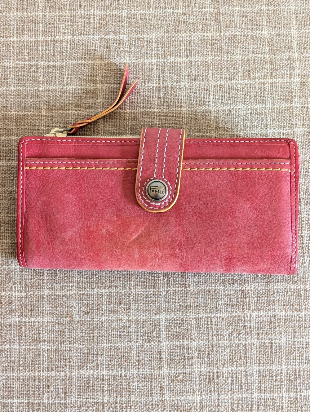 Fossil Coral Pink Leather Snap-Closure Bifold Clutch Wallet